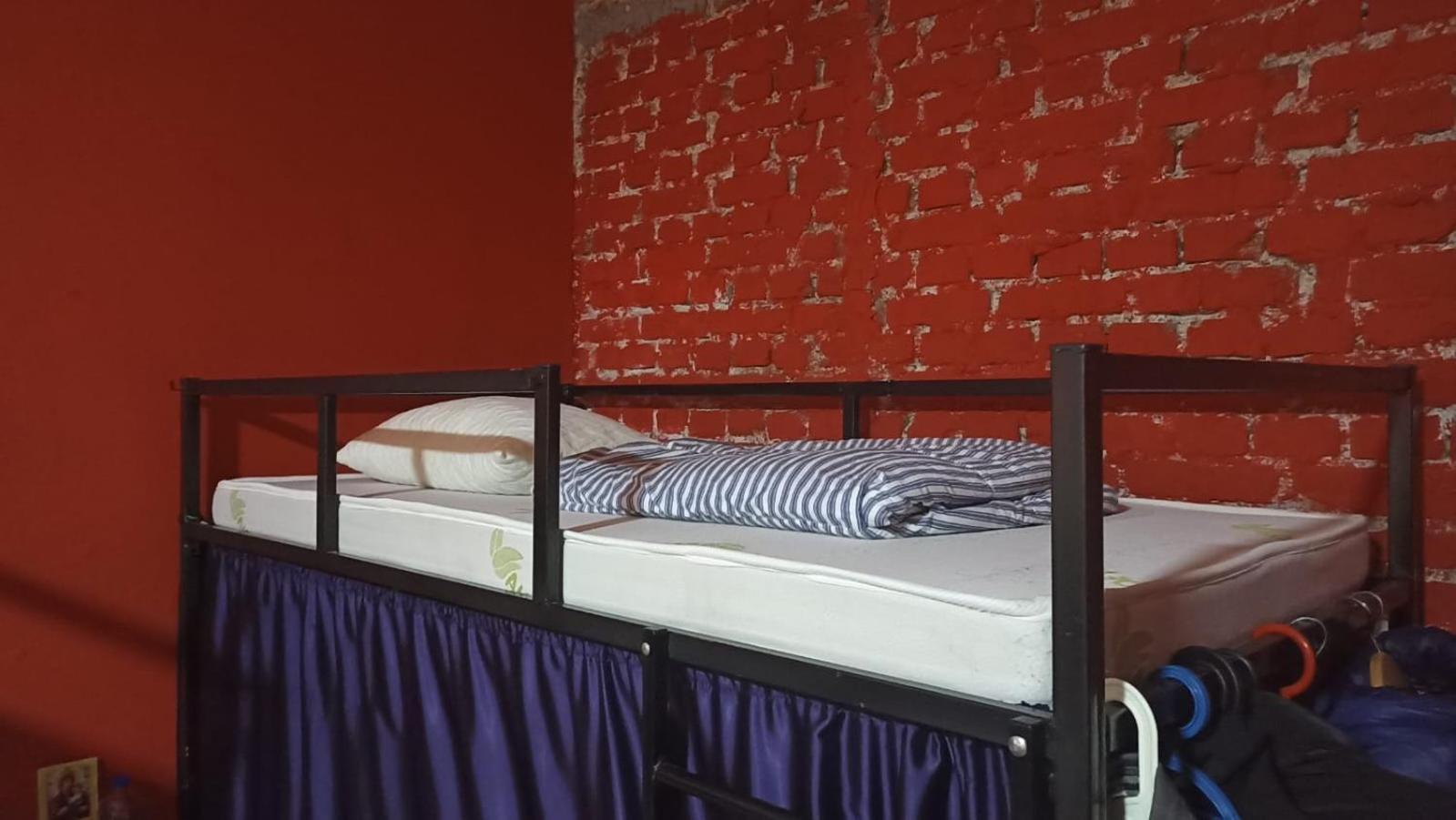 Newborn Center Hostel All Day Free Coffee プリシュティナ エクステリア 写真