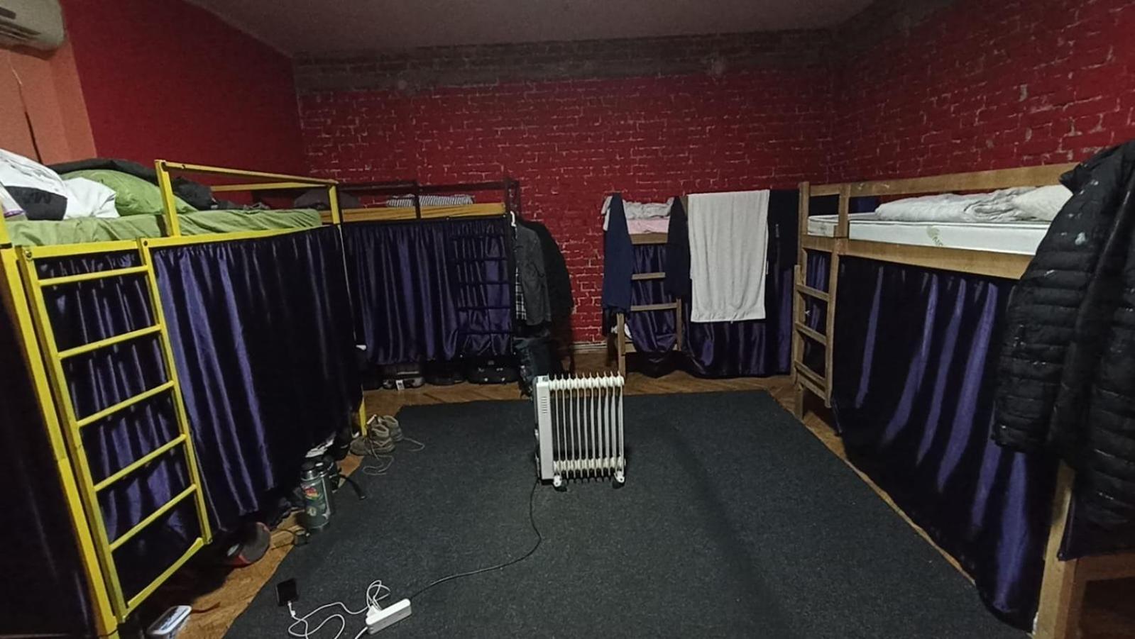 Newborn Center Hostel All Day Free Coffee プリシュティナ エクステリア 写真