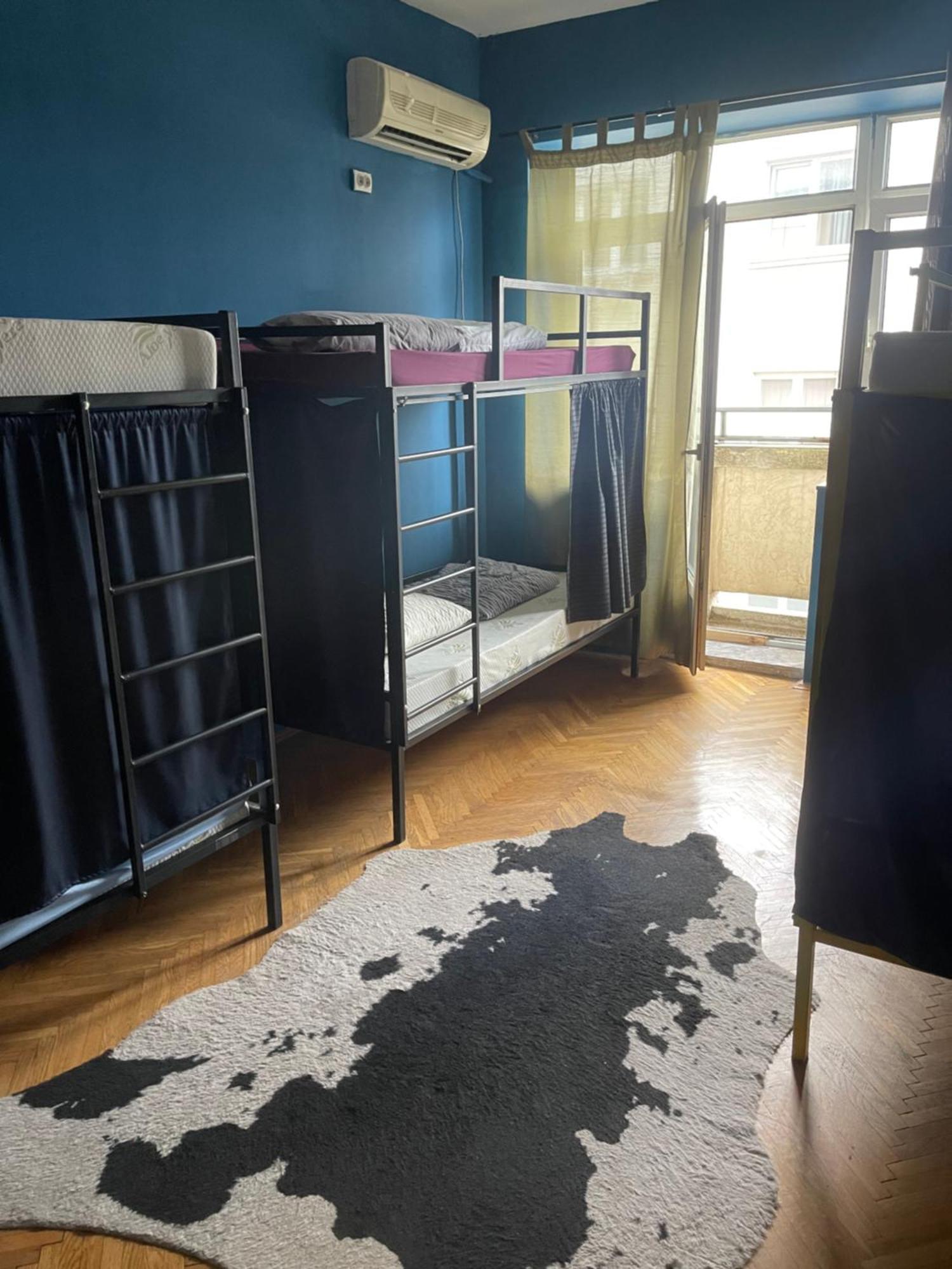Newborn Center Hostel All Day Free Coffee プリシュティナ エクステリア 写真