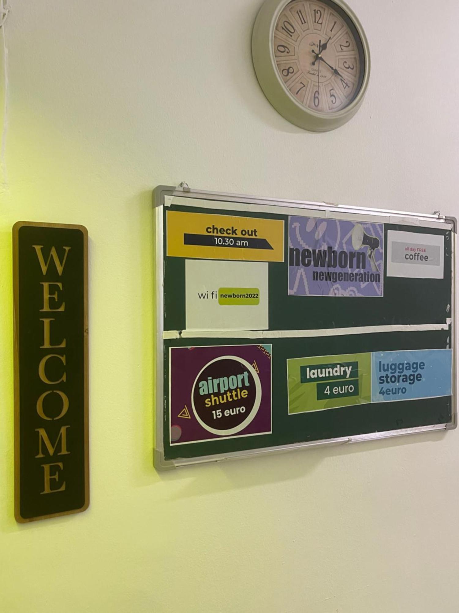 Newborn Center Hostel All Day Free Coffee プリシュティナ エクステリア 写真